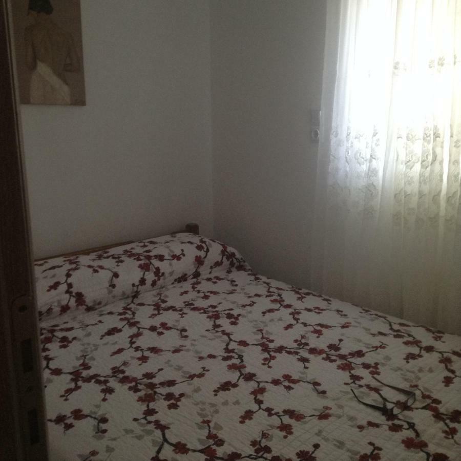 Kelly's Sisamos Apartment